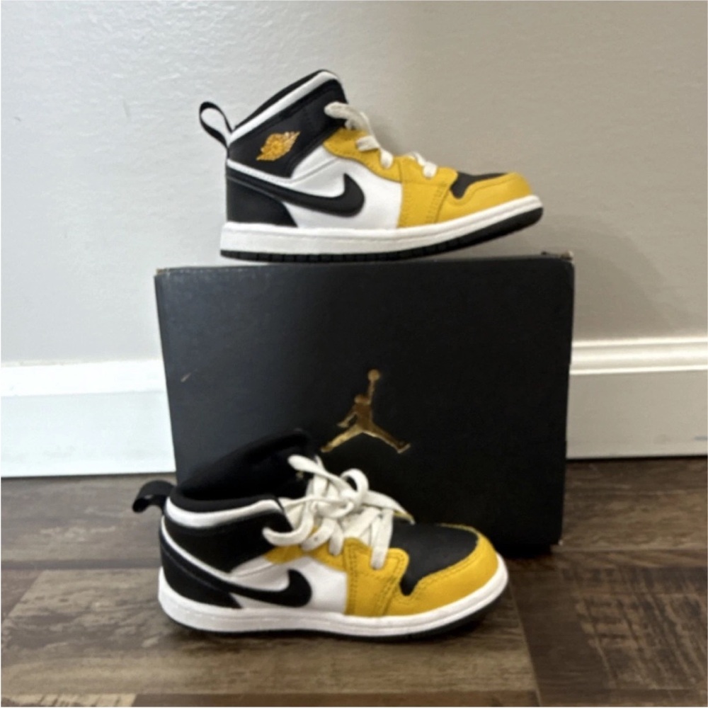 Jordan Kids Mid-Top Sneakers in Yellow, Black & White